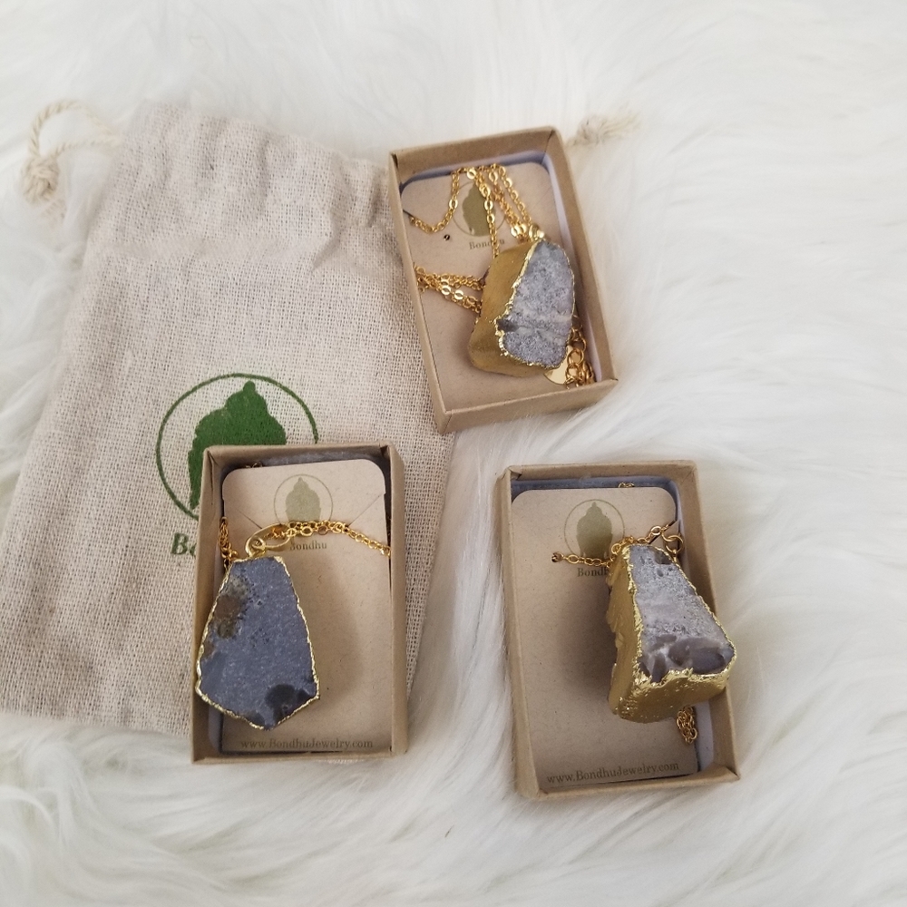 Purple Rainbow Aura Quartz Crystal - Picture 4 of 4